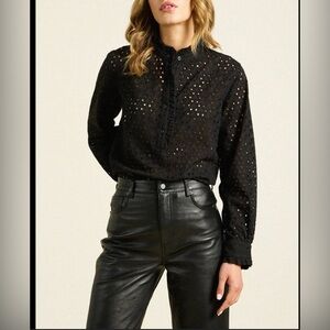 NEW TROVATA breezy blouse in black eyelet